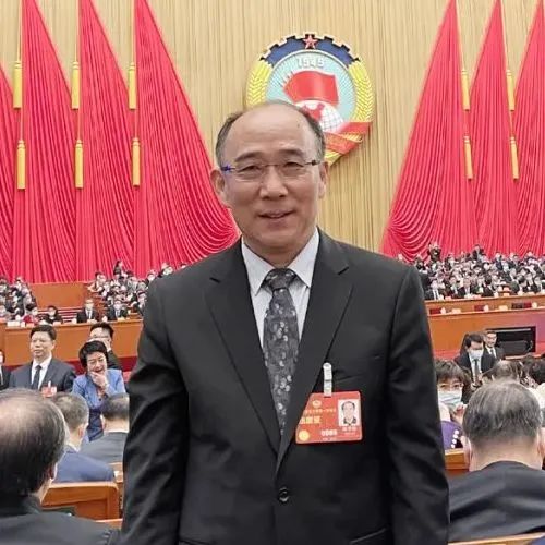 全國政協(xié)委員，中國廣播藝術(shù)團團長劉學(xué)俊.jpg