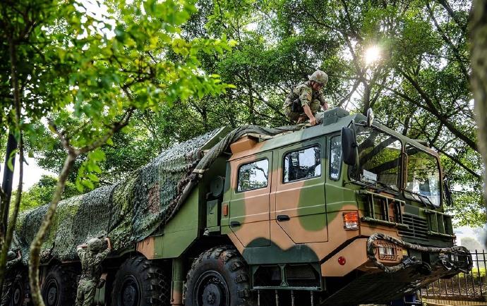 近日，東部戰(zhàn)區(qū)海軍某部組織實(shí)戰(zhàn)化單車(chē)綜合作戰(zhàn)比武，進(jìn)一步錘煉官兵打贏本領(lǐng)。3.jpg