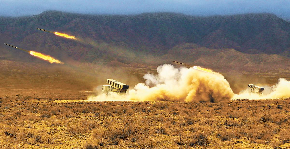 8月中旬，第77集團(tuán)軍某旅開(kāi)展實(shí)彈射擊訓(xùn)練。田雨?yáng)|攝.jpg